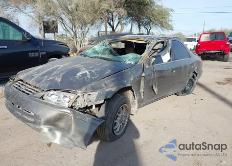 2000 Toyota Camry Le from USA, damaged, VIN JT2BG22K8Y0411570
